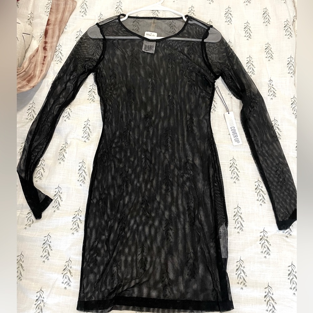 Womens Swimsuit Cover Up. Size L.